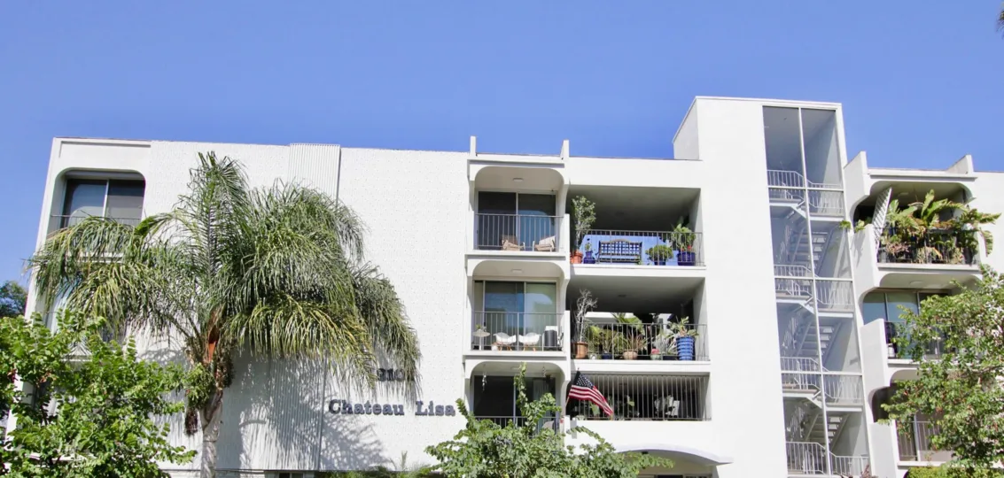 The Chateau Lisa name on the building in Long Beach, California