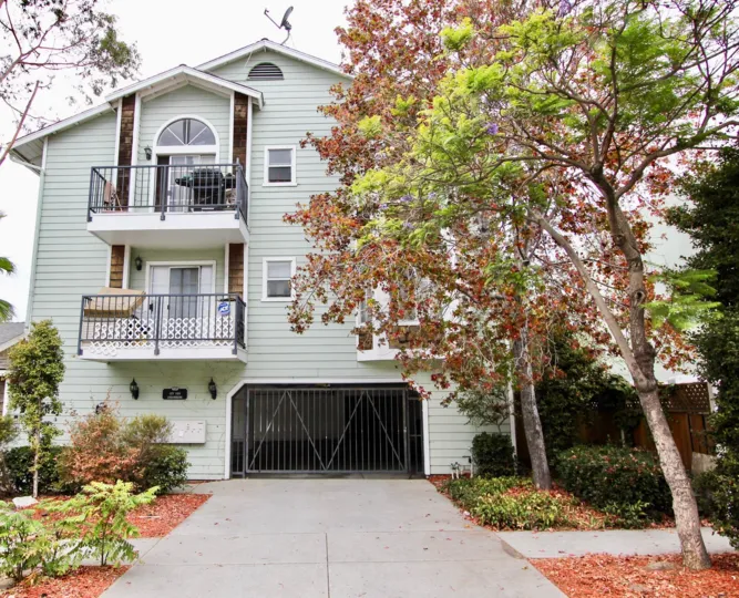 The driveway up to City View Condominiums in Long Beach, California
