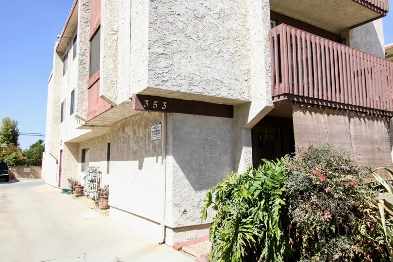 The structure of the Colorado Place building