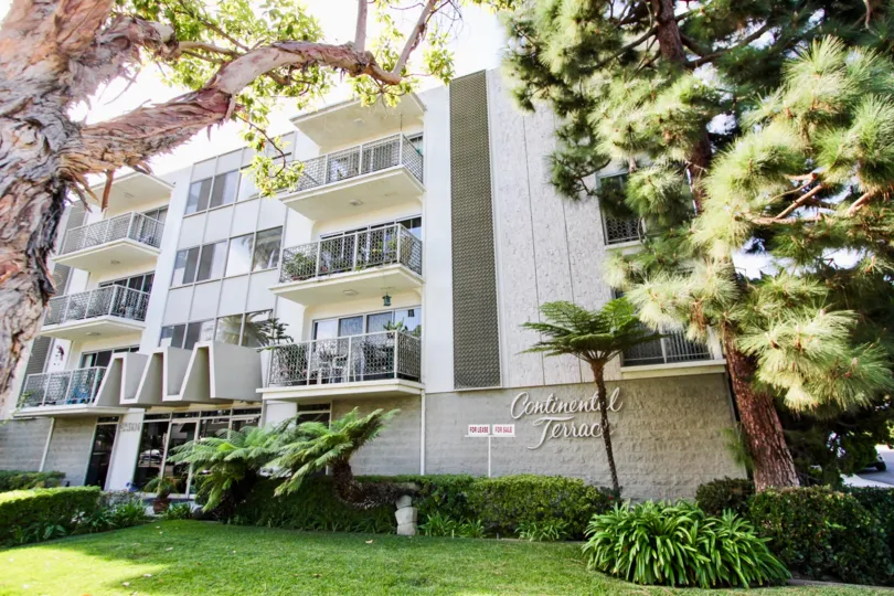 The yard in front of the Continental Terrace in Long Beach, California