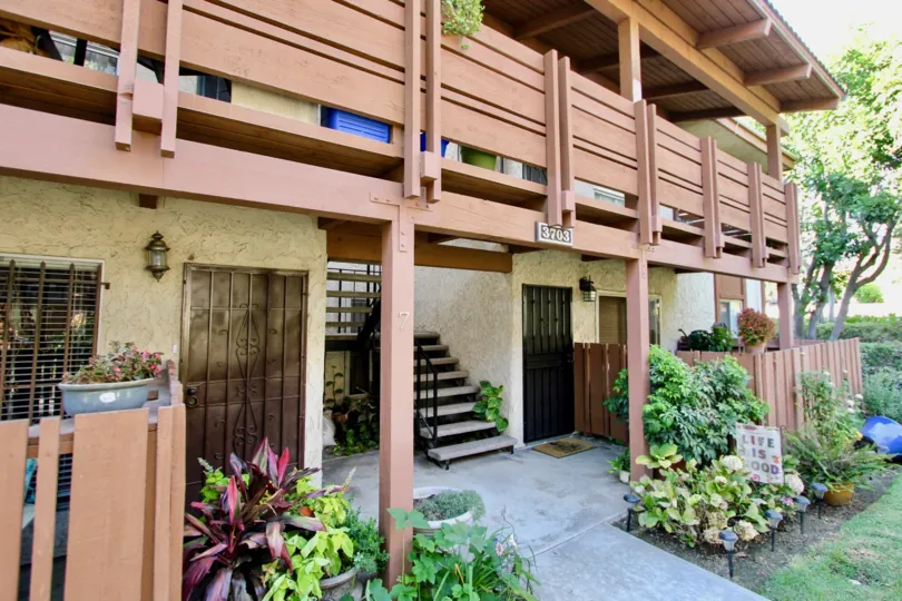 The entryway into Country Club Villas
