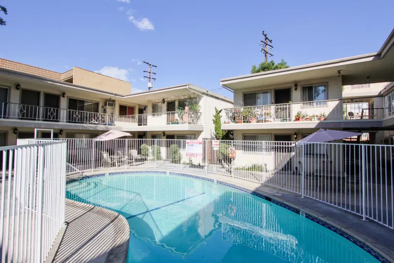 The pool at Elmwood Villas