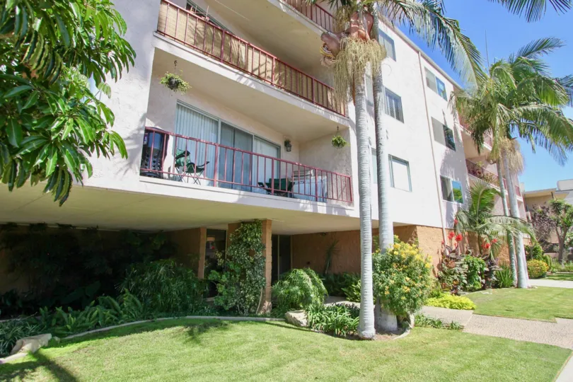The yard in front of Golden Sands