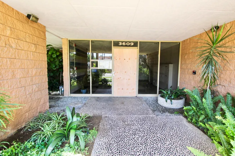 The entryway into Golden Sands in Long Beach, California