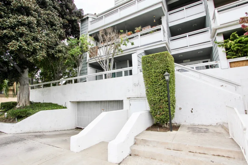 The driveway into the parking area of Knowleton Pacific