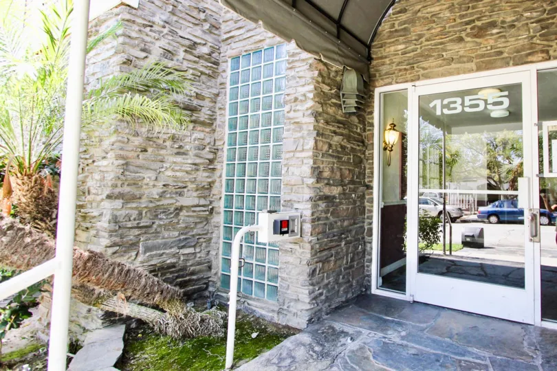 The entrance into Loma Garden Villas