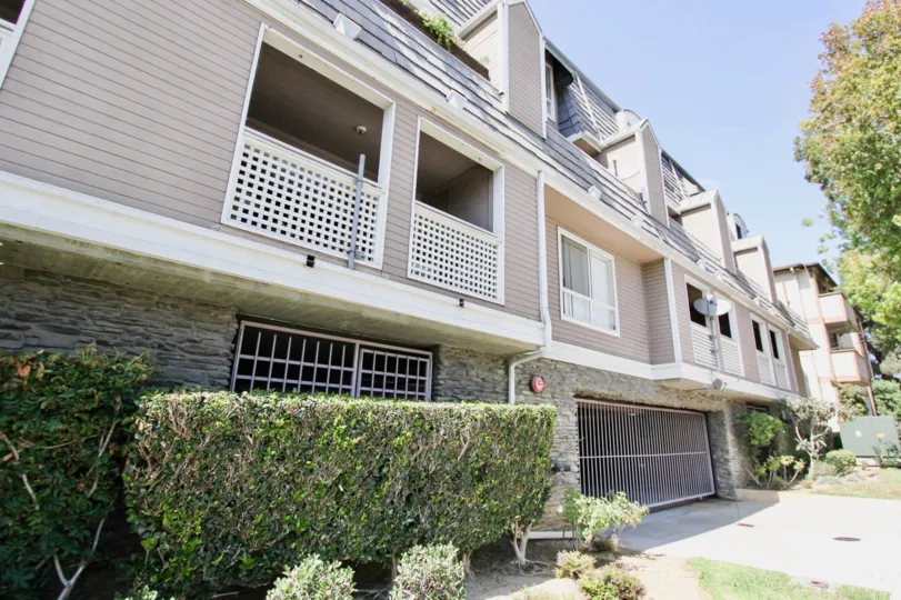 The hedges around Loma Garden Villas