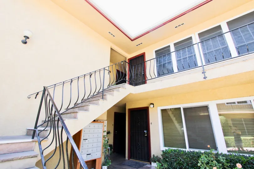 The entrances into units in Long Beach Monterey