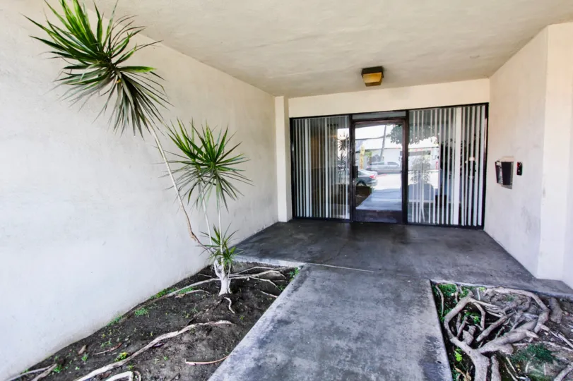 The entrance into Long Beach Redondo West