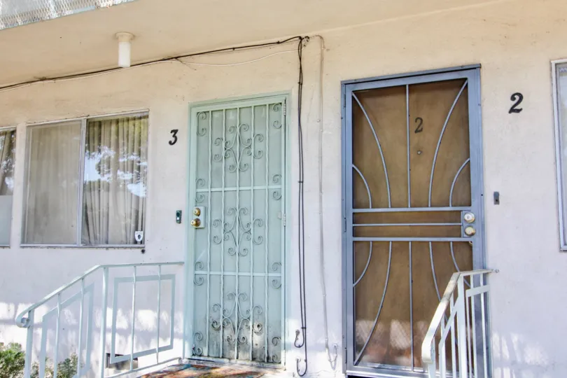 The doors into Lynn Manor units