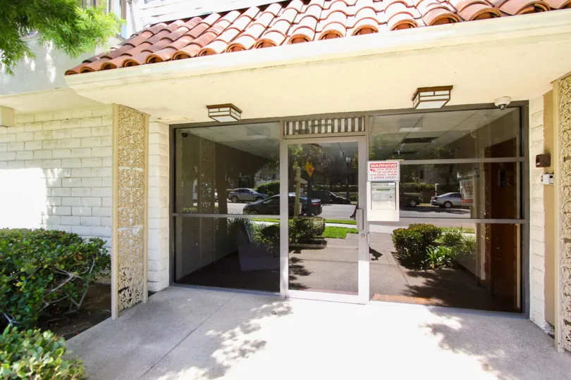 The entrance into Ocean Aire Imperial
