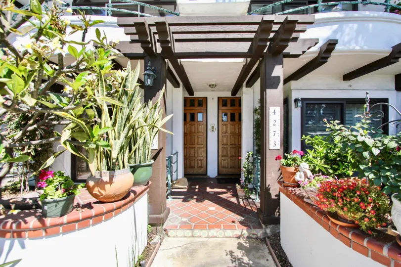 The entryway into Oceanair