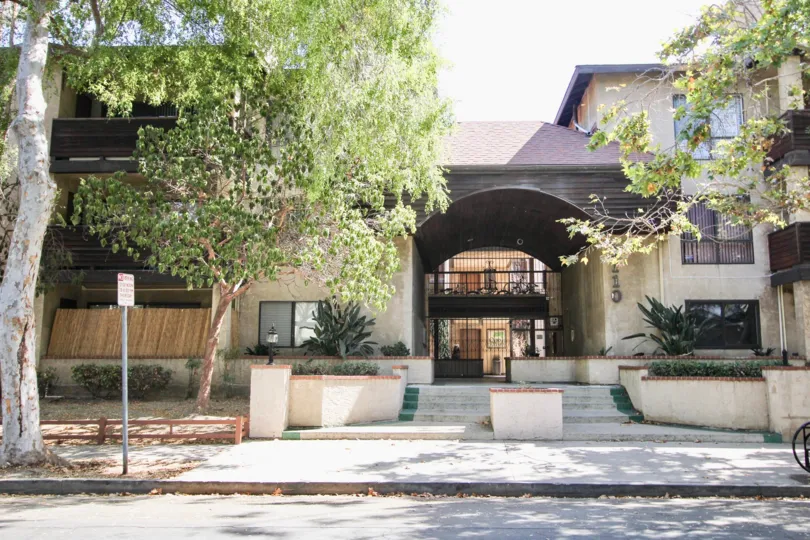 The entrance into the Ohio Square in Long Beach, California