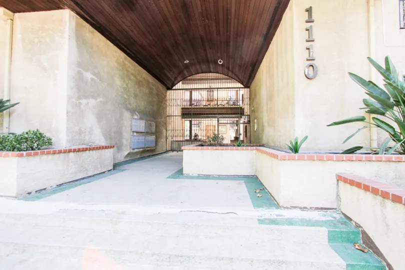 The stairs leading up to the entrance of Ohio Square