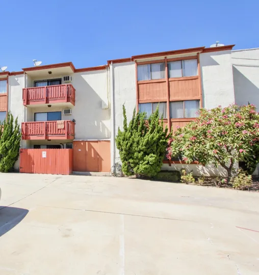 The view of Orange Villas in Long Beach, California