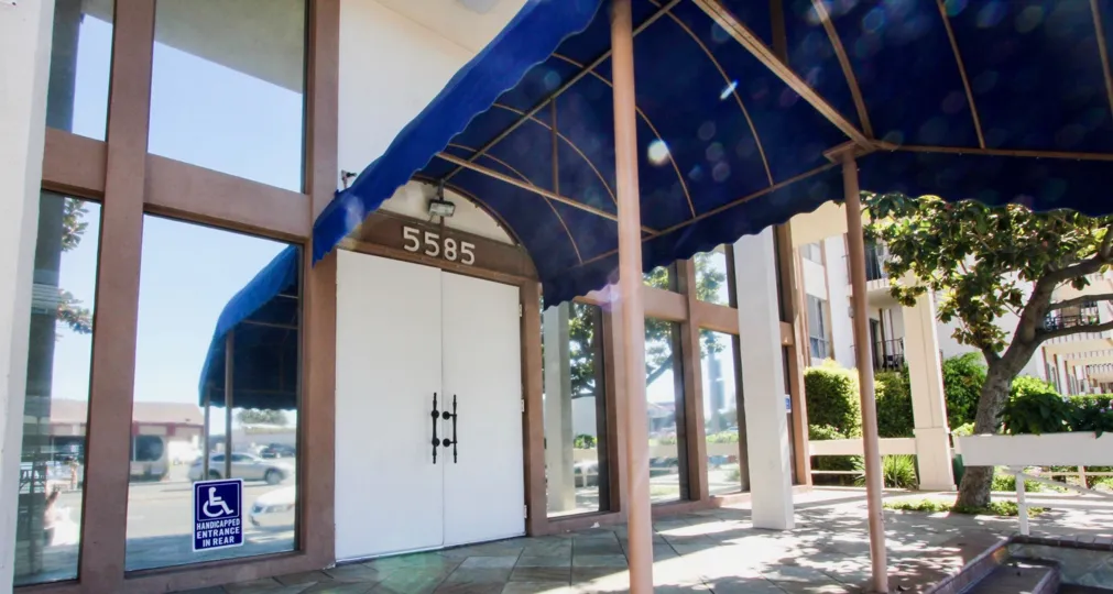The entrance into Park Ocean