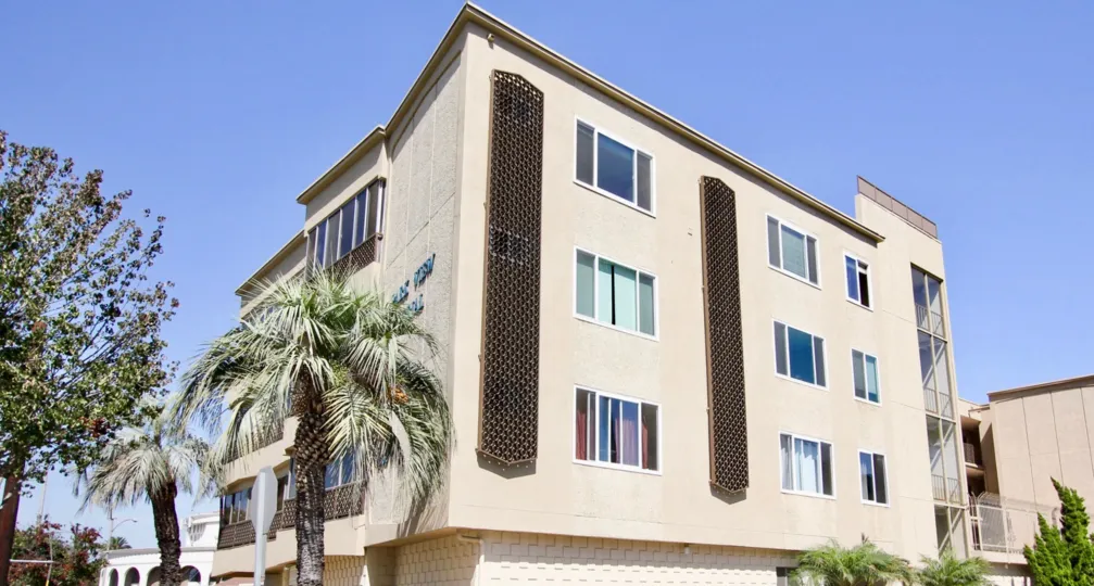 The view of the Park View Imperial in Long Beach, California