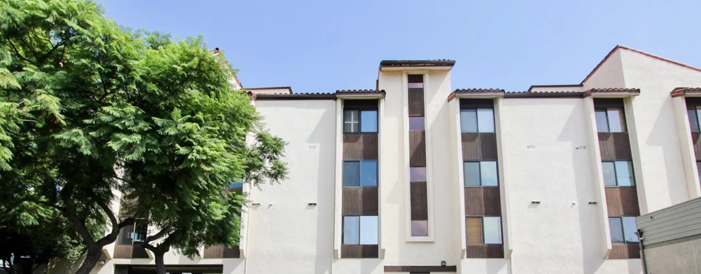 The view of the building at Park View Plaza in Long Beach, California