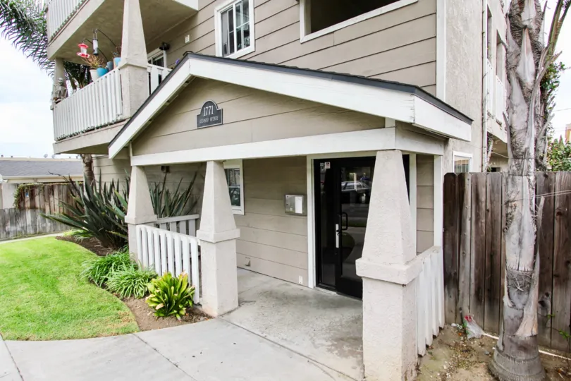 The entryway into Redondo View in Long Beach, California