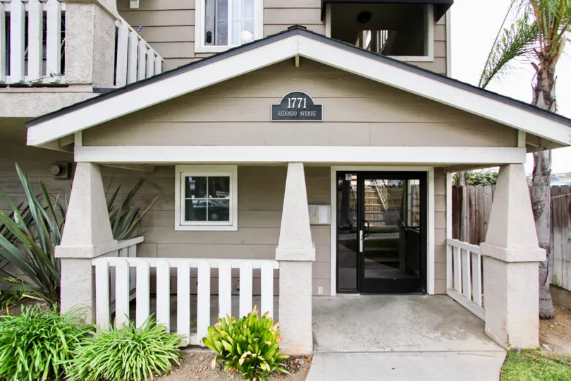 The address above the entrance into Redondo View