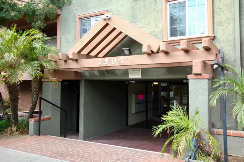 The entrance into Signal View