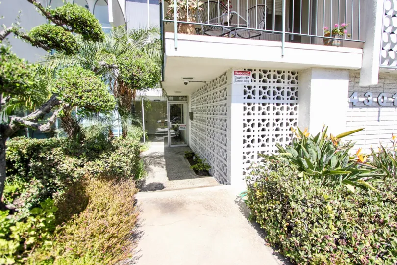 The sidewalk up to Silver Seas in Long Beach, California