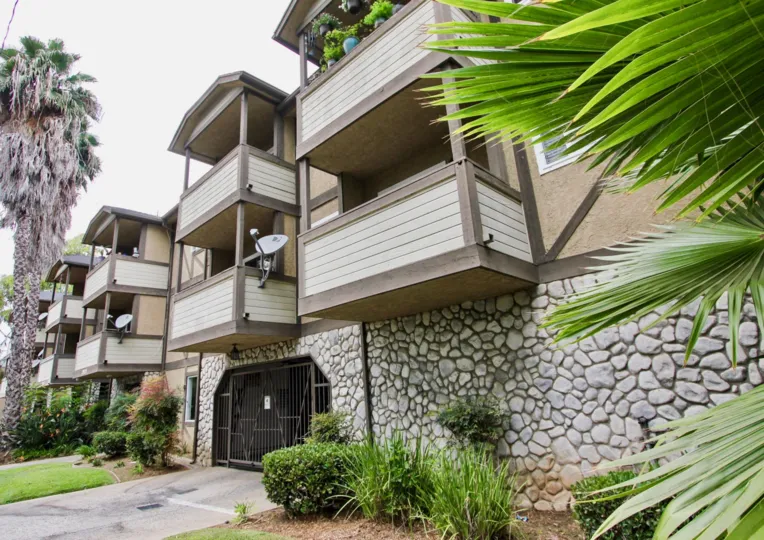 The balconies at Spaulding Vista in Long Beach, California