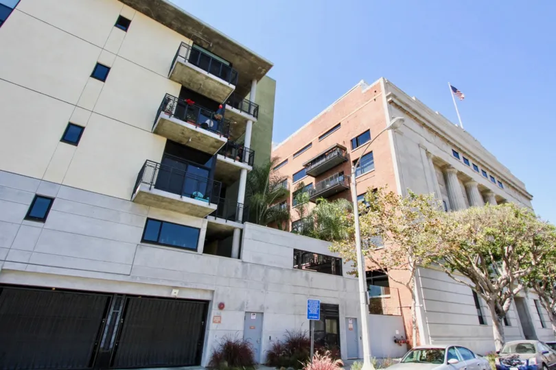The street view of Temple Lofts in Long Beach, California