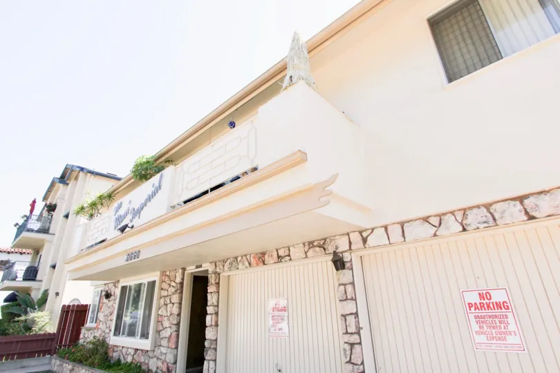 The balconies at The Maui Imperial in Long Beach, California