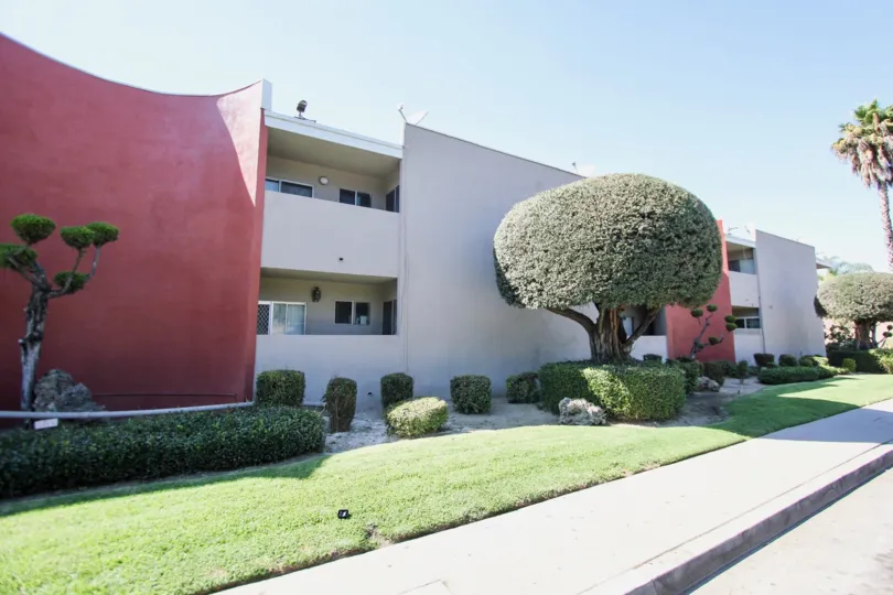 The yard in front of Town & Country in Long Beach, California