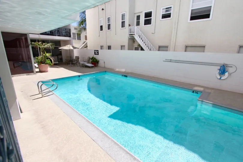 The swimming at View Carre