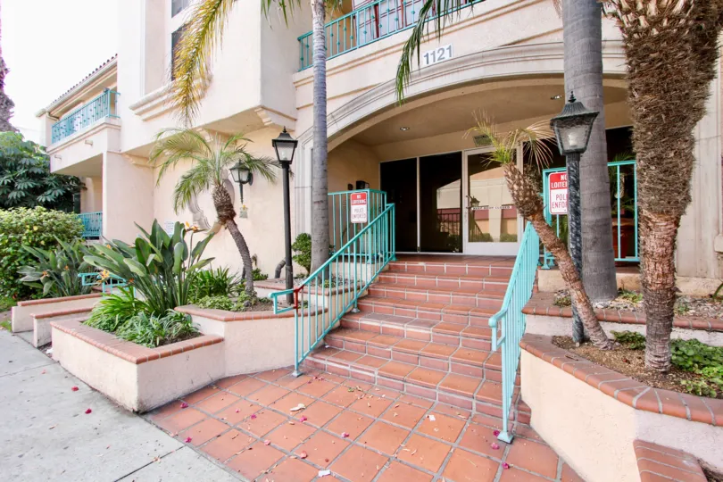 Villa Del Obispo front amazing view in Long Beach at California