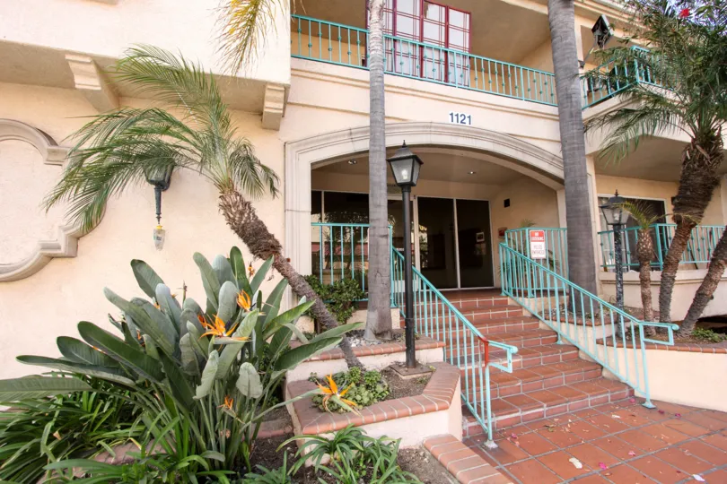 Villa Del Obispo Long Beach California building suitable for holiday vacations and good living