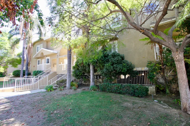 The yard in front of 4440 Finley Ave in Los Feliz, California