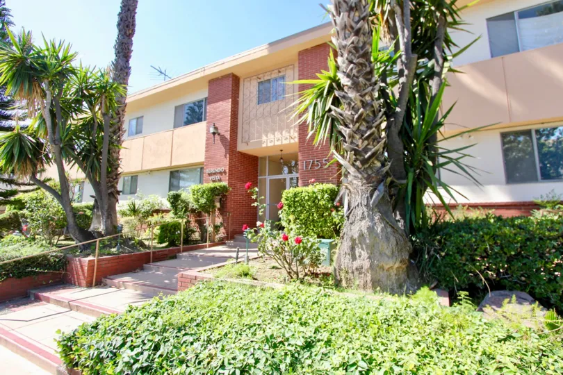 The sidewalk up to Berendo Vista in Los Feliz, California