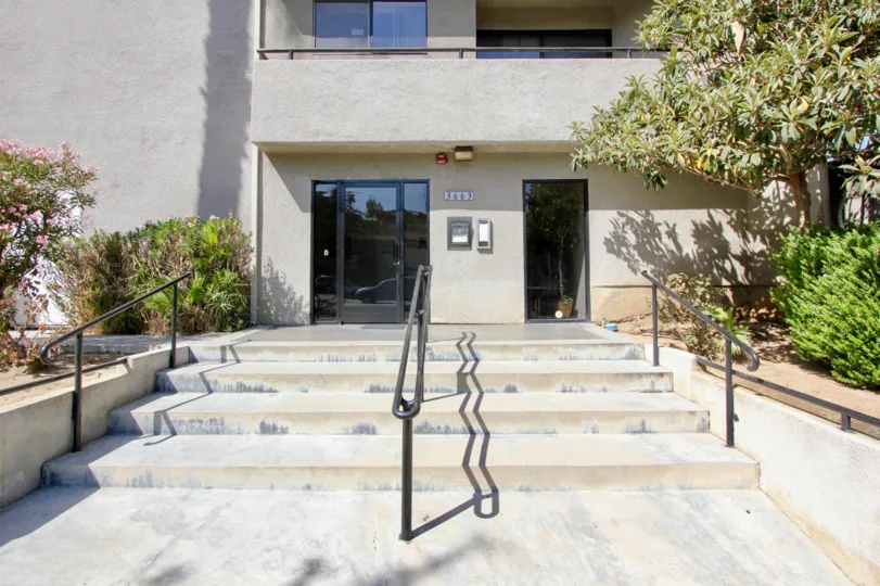 The entryway up to Fountain View Estates