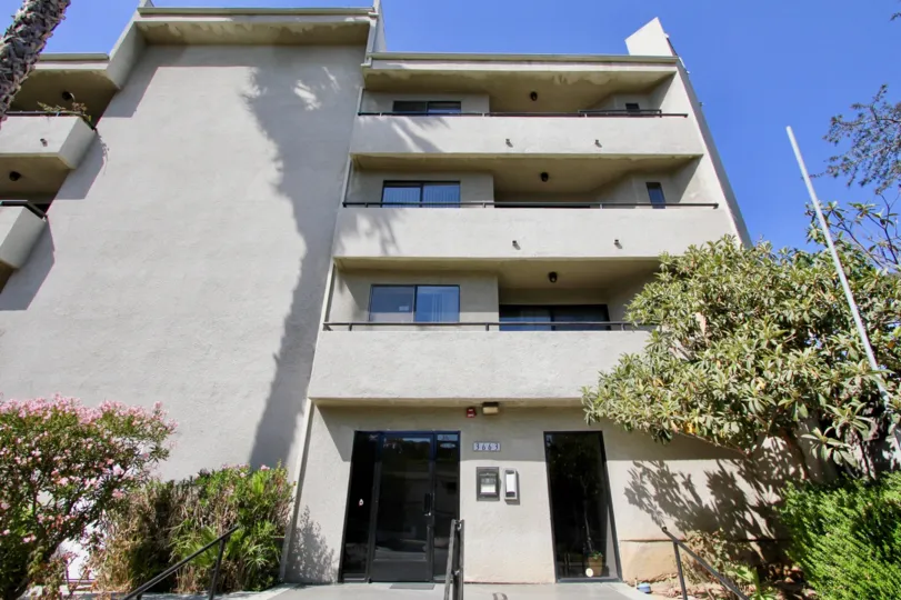 The balconies seen at Fountain View Estates