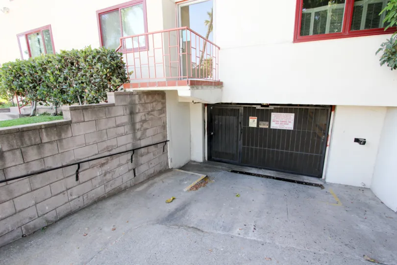 The parking at the Glen Feliz in Los Feliz, California