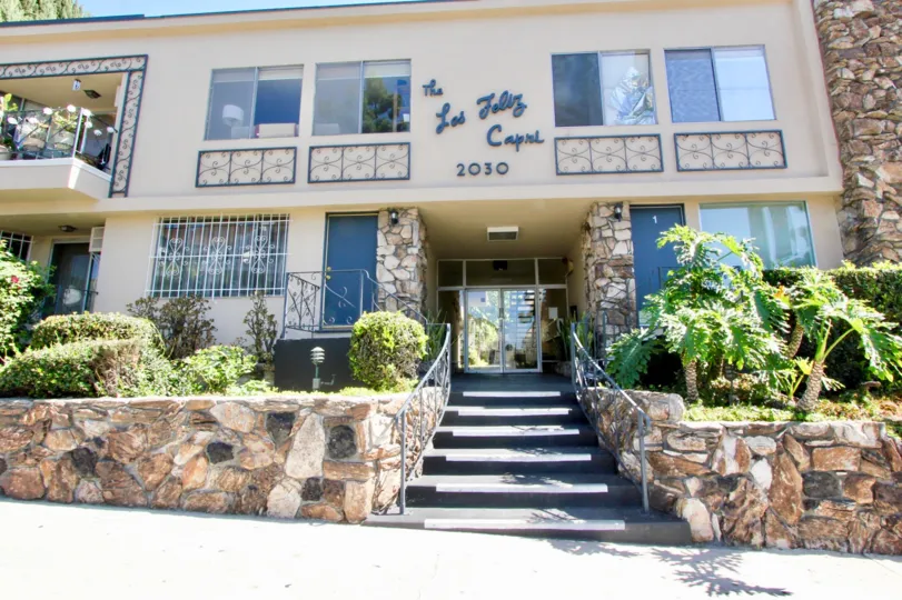 The entrance into Los Feliz Capri