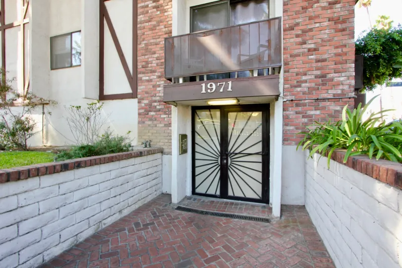 The entrance into Los Feliz Condominiums in Los Feliz, California