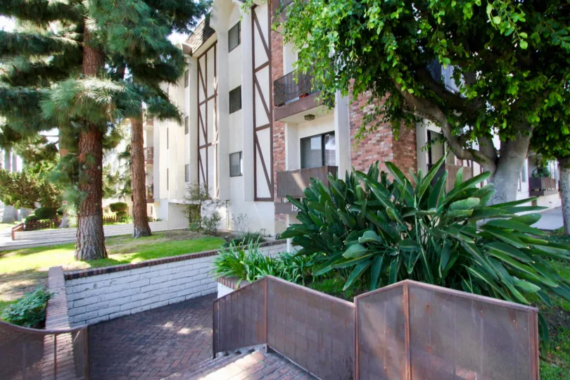 The landscaping around Los Feliz Condominiums