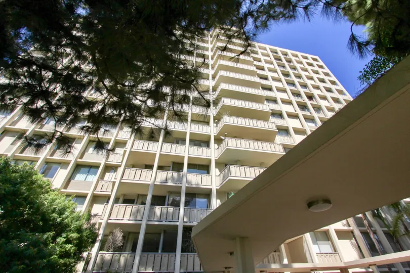 The structure of Los Feliz Towers