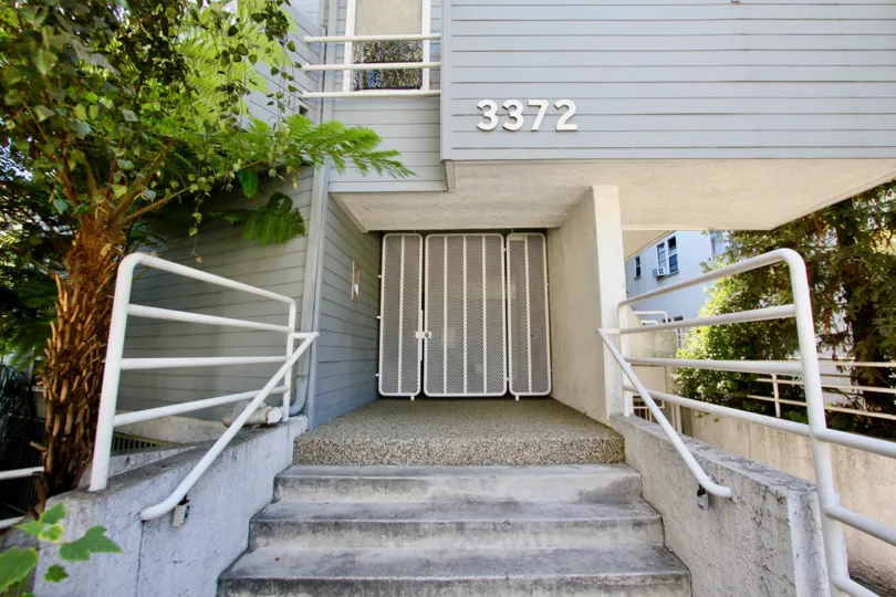 The entrance into Los Feliz Villas