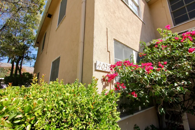 The address on the Perlita Gardens I building