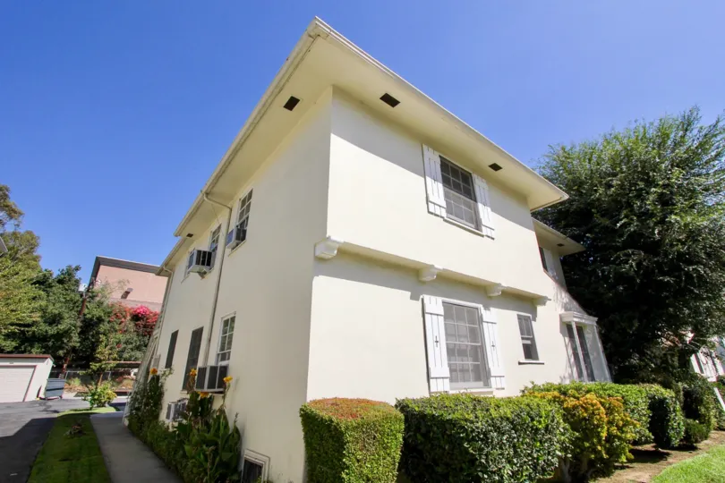 The corner of the building in Perlita Gardens II