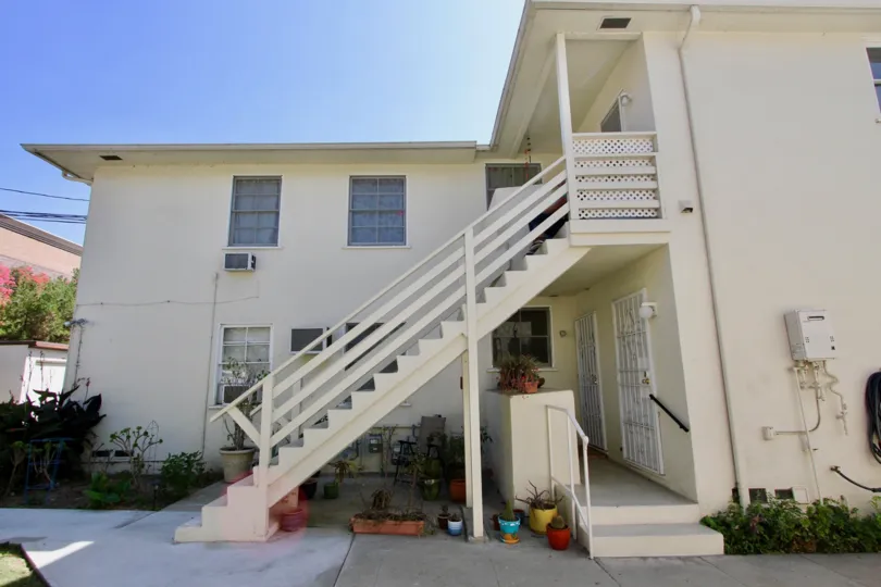 The exterior stairs at Perlita Gardens II