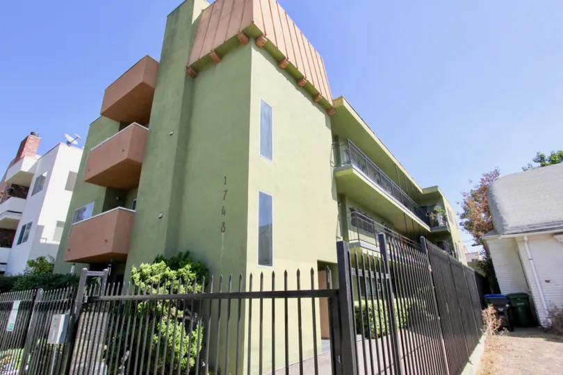 The view of The Kenmore Condos in Los Feliz, California