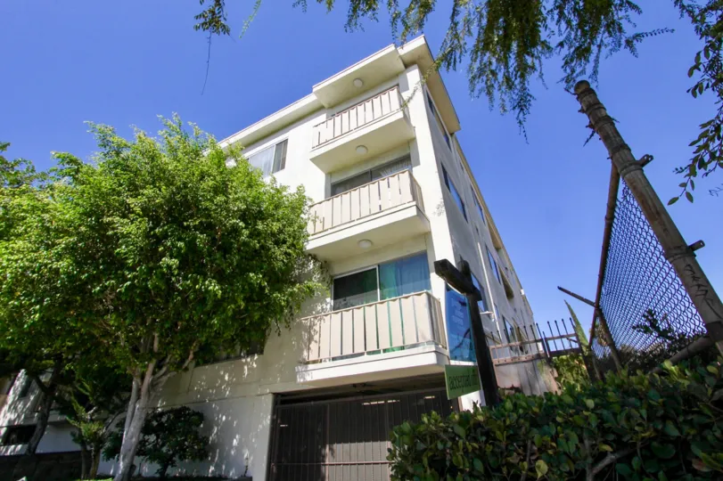 The balconies seen at Vista Los Feliz