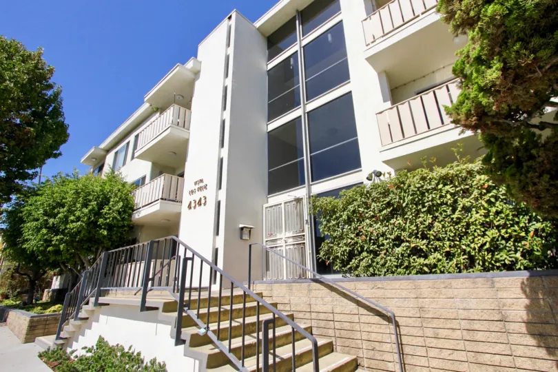 The stairs up to Vista Los Feliz