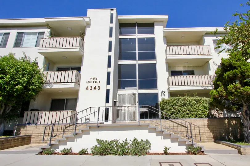 The entryway into Vista Los Feliz